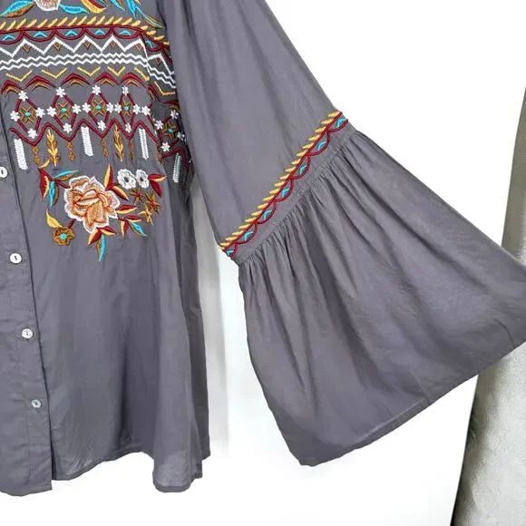 Scully Gray Blouse with Elegant Embroidery - Picture 7 of 9